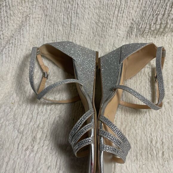Badgley Mischka synthetic Silver  glitter Strappy wedge Sandals SZ11 - Picture 7 of 11